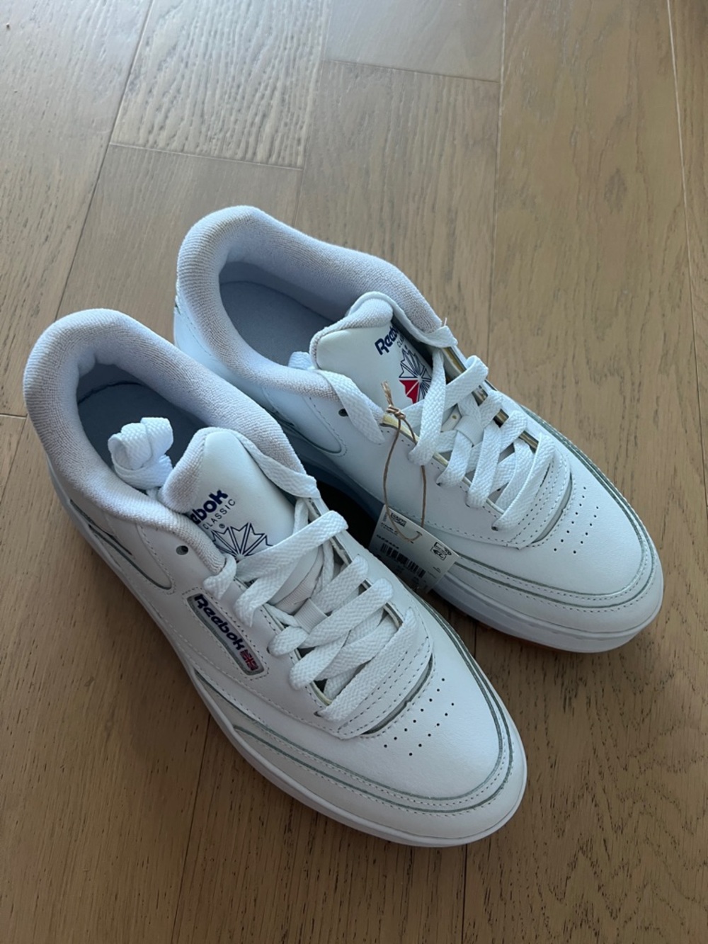 Reebok Sneakers